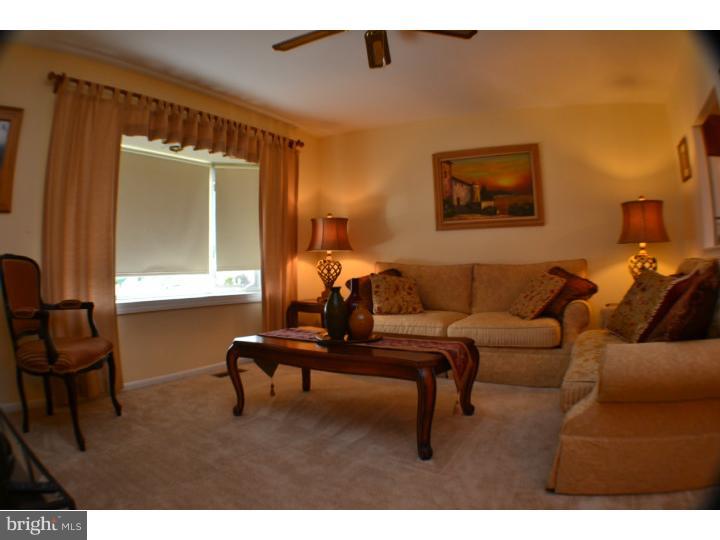 3584 Kyle Road Philadelphia, PA 19154 - Photo 2 of 12 Living Room
