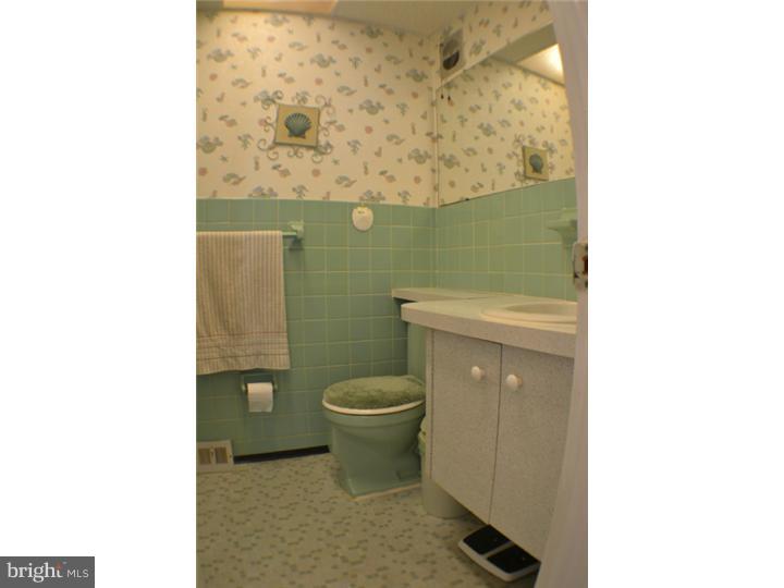 3584 Kyle Road Philadelphia, PA 19154 - Photo 7 of 12 Bathroom