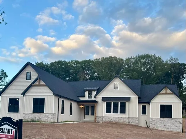 $1,125,000 | 4202 Blackberry Ridge Court, Oneida, WI 54155