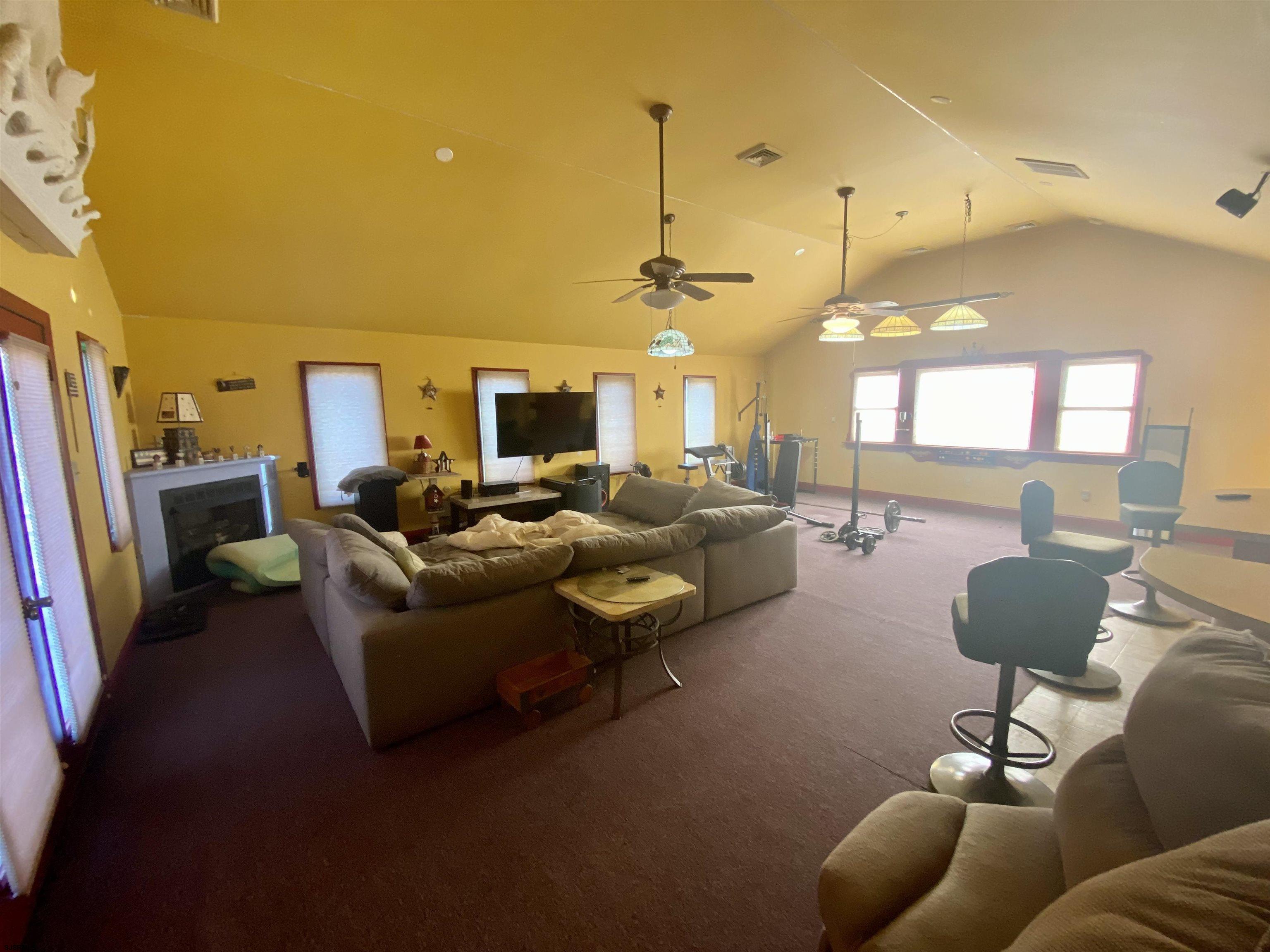 6705 Weymouth Road Mays Landing, NJ 08330 - Photo 27 of 38 a living room with furniture