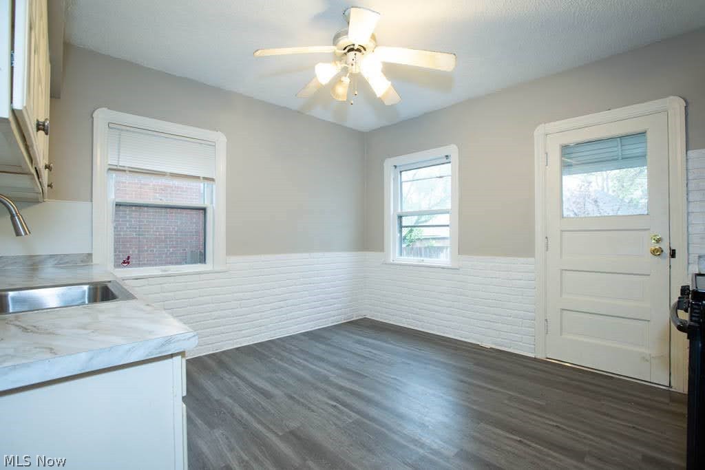 1263 Winston Road Cleveland, OH 44121 - Photo 5 of 35