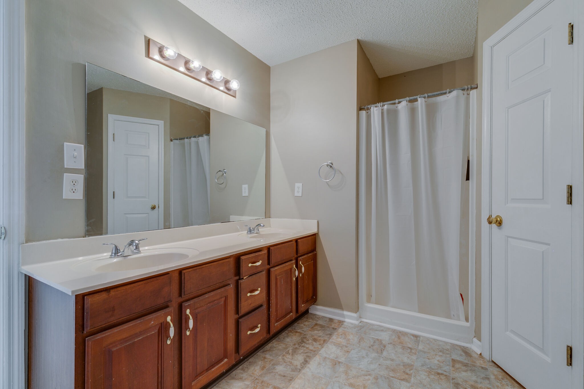 2404 Kramer Way Spring Hill, TN 37174 - Photo 15 of 26 Gallery Image 15