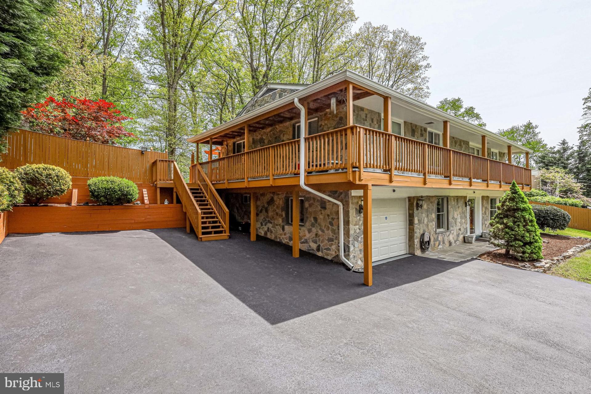 8123 Higham Road Lorton, VA 22079 - Photo 11 of 128 Gallery Image 11