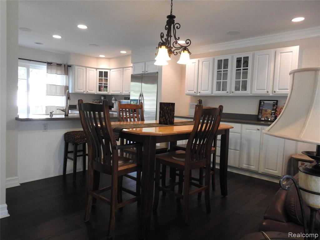 1297 Lamplighter Lane Rochester Hills, MI 48306 - Photo 11 of 32