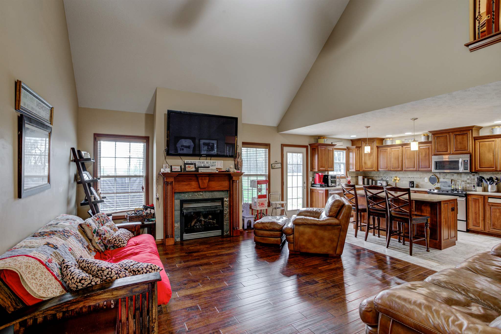 10400 Wolfinger Road Mount Vernon, IN 47620 - Photo 3 of 34 Gallery Image 3