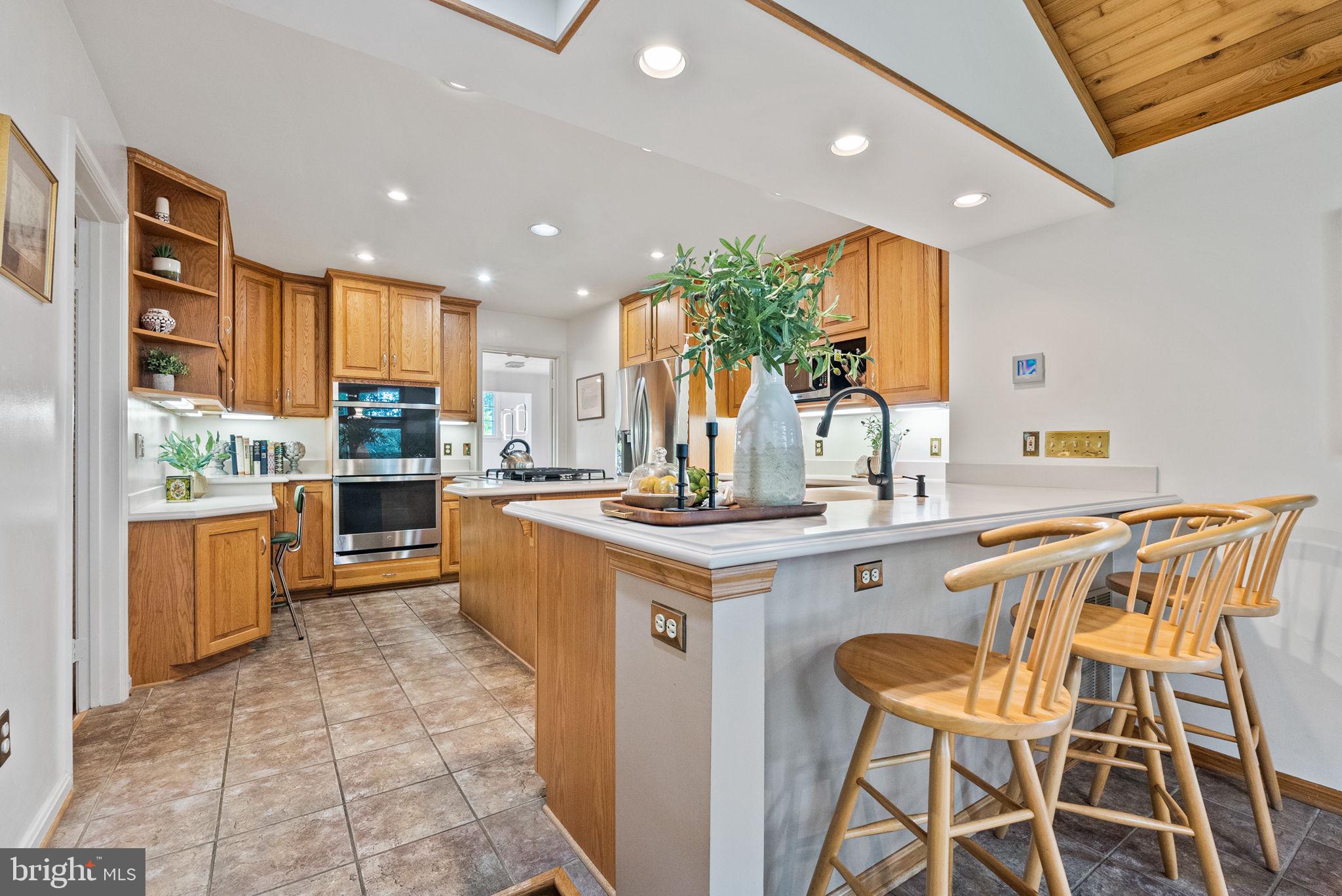 1302 Trinity Drive Alexandria, VA 22314 - Photo 10 of 51