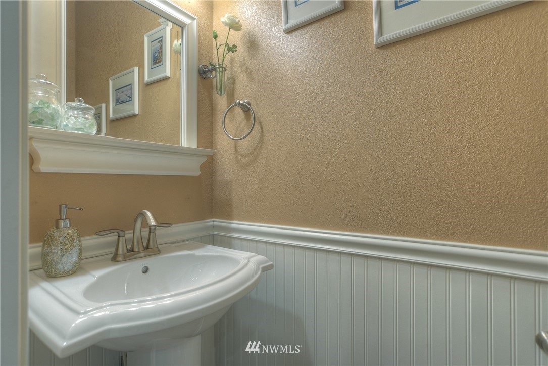 2048 Maple Valley Road Southwest Olympia, WA 98512 - Photo 11 of 25 Gallery Image 11