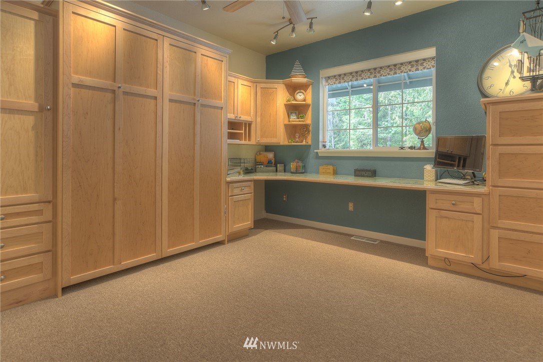 2048 Maple Valley Road Southwest Olympia, WA 98512 - Photo 17 of 25 Gallery Image 17
