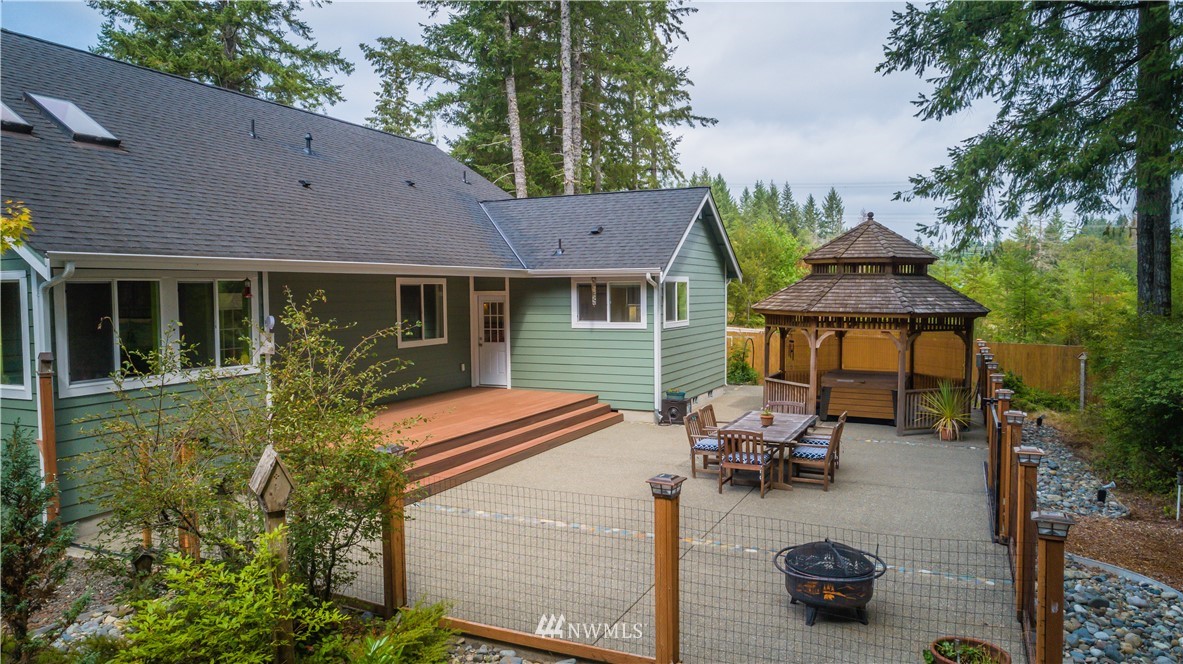 2048 Maple Valley Road Southwest Olympia, WA 98512 - Photo 4 of 25 Gallery Image 4