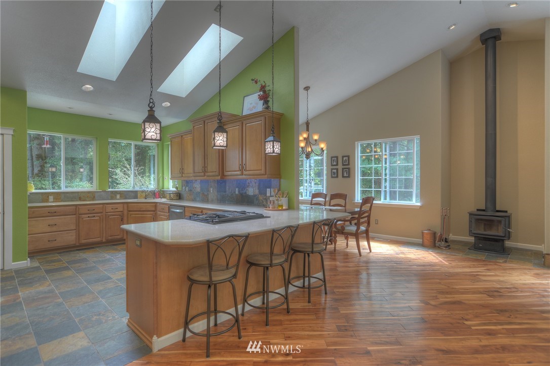 2048 Maple Valley Road Southwest Olympia, WA 98512 - Photo 5 of 25 Gallery Image 5
