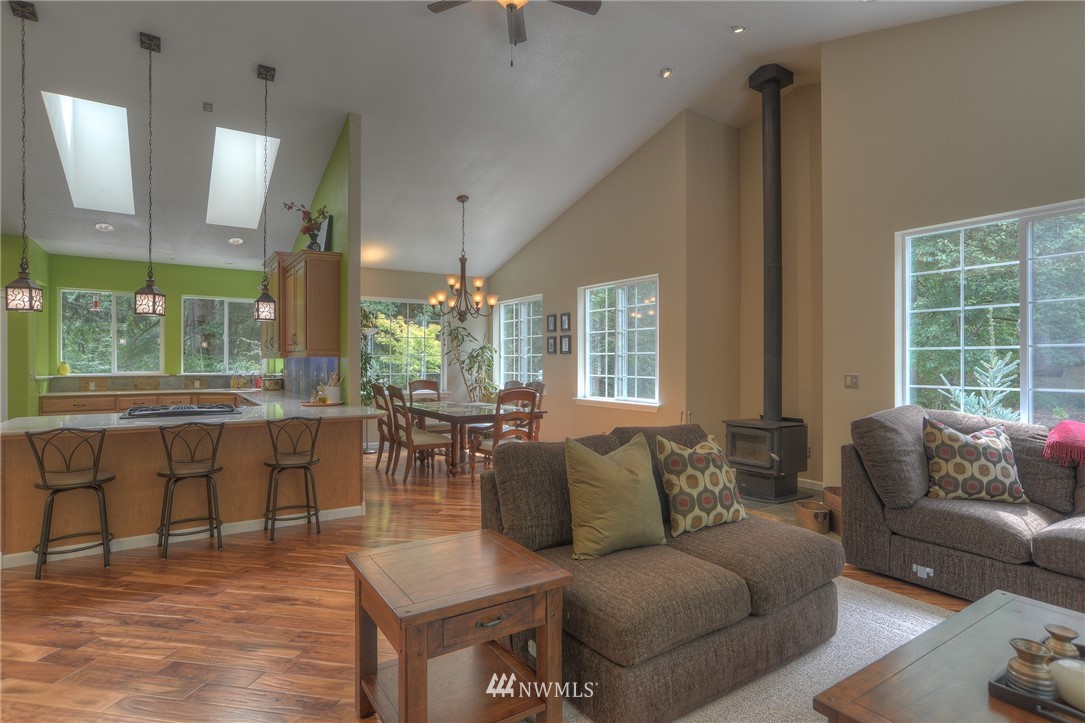 2048 Maple Valley Road Southwest Olympia, WA 98512 - Photo 9 of 25 Gallery Image 9