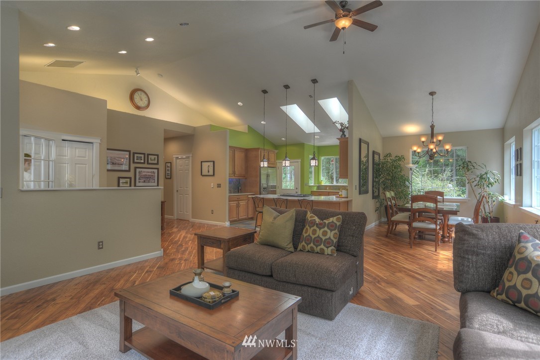 2048 Maple Valley Road Southwest Olympia, WA 98512 - Photo 10 of 25 Gallery Image 10