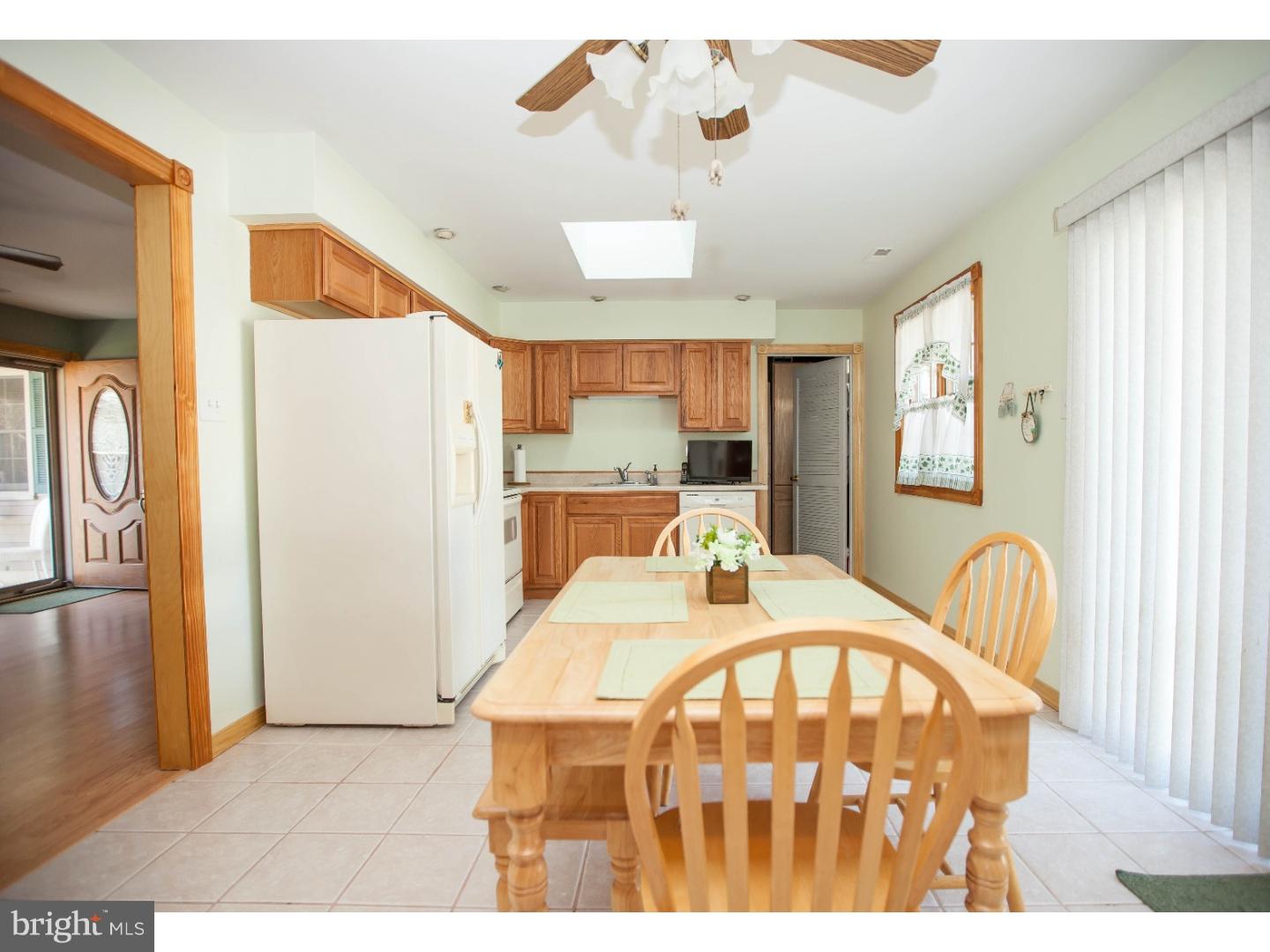 1172 South Beecham Road Williamstown, NJ 08094 - Photo 8 of 21 Kitchen