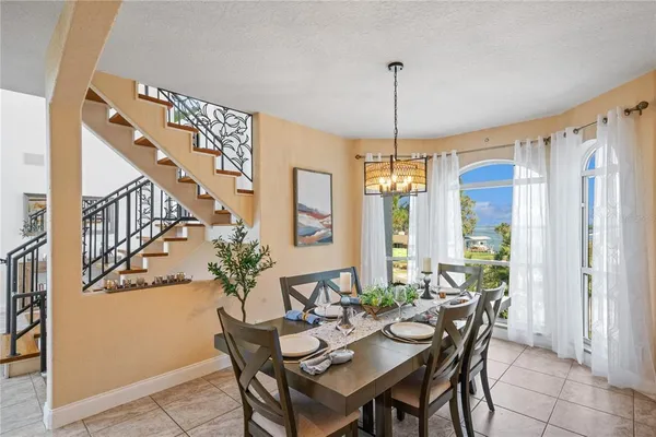 $7,950 | 1661 Seabreeze Drive, Tarpon Springs, FL 34689