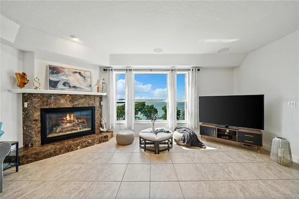 $7,950 | 1661 Seabreeze Drive, Tarpon Springs, FL 34689