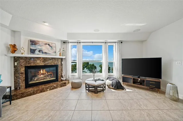 $8,750 | 1661 Seabreeze Drive, Tarpon Springs, FL 34689