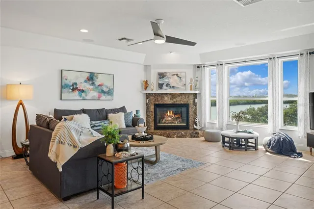 $8,750 | 1661 Seabreeze Drive, Tarpon Springs, FL 34689