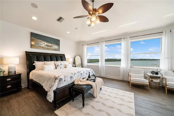 $7,950 | 1661 Seabreeze Drive, Tarpon Springs, FL 34689