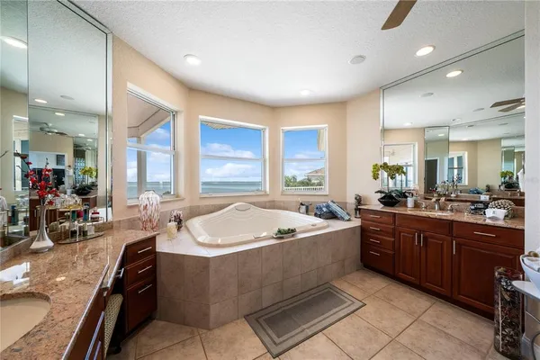 $7,950 | 1661 Seabreeze Drive, Tarpon Springs, FL 34689