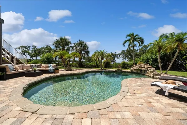 $7,950 | 1661 Seabreeze Drive, Tarpon Springs, FL 34689