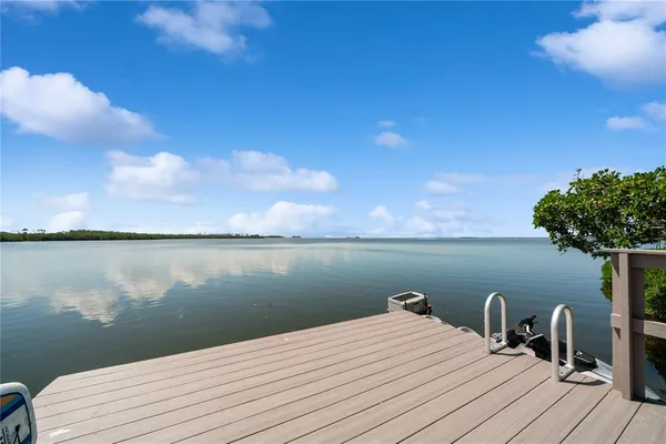 $7,950 | 1661 Seabreeze Drive, Tarpon Springs, FL 34689