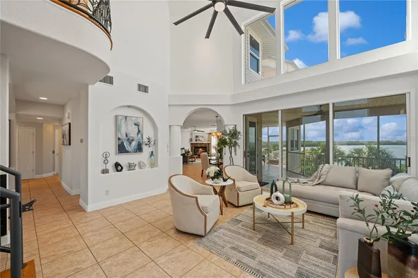 $7,950 | 1661 Seabreeze Drive, Tarpon Springs, FL 34689