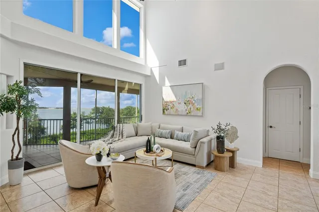 $8,750 | 1661 Seabreeze Drive, Tarpon Springs, FL 34689