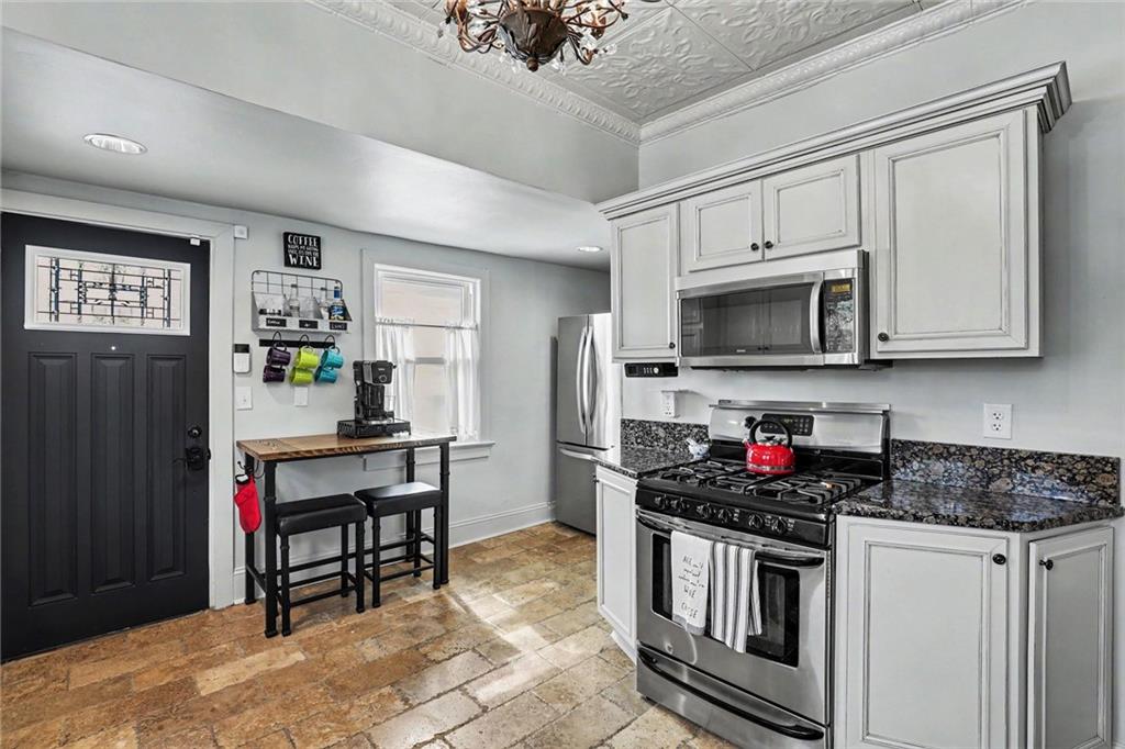 5901 Rockhill Road Kansas City, MO 64110 - Photo 14 of 29