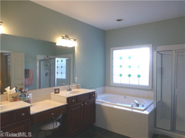 3810 Pinetop Road Greensboro, NC 27410 - Photo 10 of 16 Master Bath/Spa.