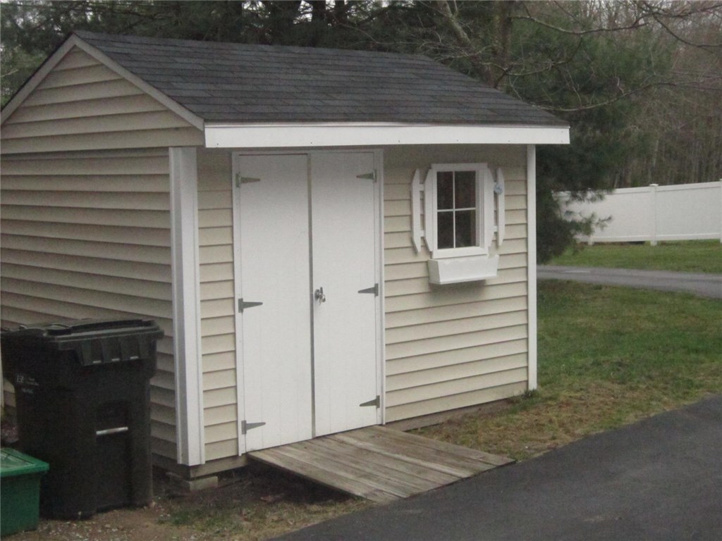 139 Spring Street Hopkinton, RI 02832 - Photo 23 of 26