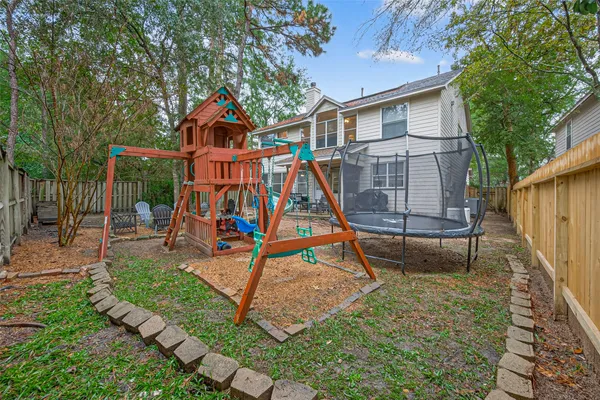 $479,000 | 42 West Gaslight Place, The Woodlands, TX 77382