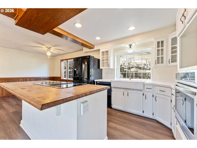 $425,000 | 624 South 12th Street, St. Helens, OR 97051