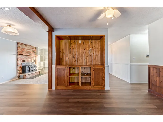 $425,000 | 624 South 12th Street, St. Helens, OR 97051