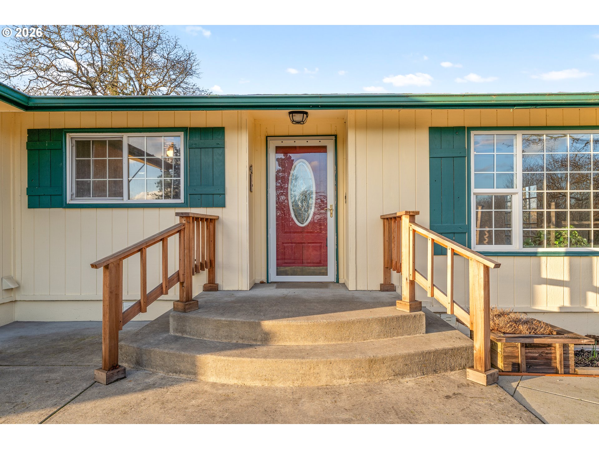 624 South 12th Street St. Helens, OR 97051 - Photo 3 of 45 a view of a door with a balcony