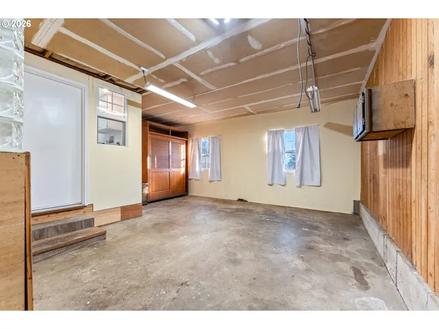 $425,000 | 624 South 12th Street, St. Helens, OR 97051