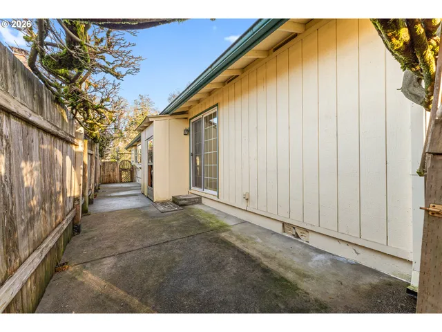 $425,000 | 624 South 12th Street, St. Helens, OR 97051