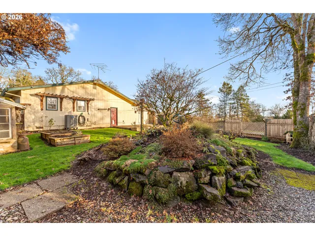 $425,000 | 624 South 12th Street, St. Helens, OR 97051