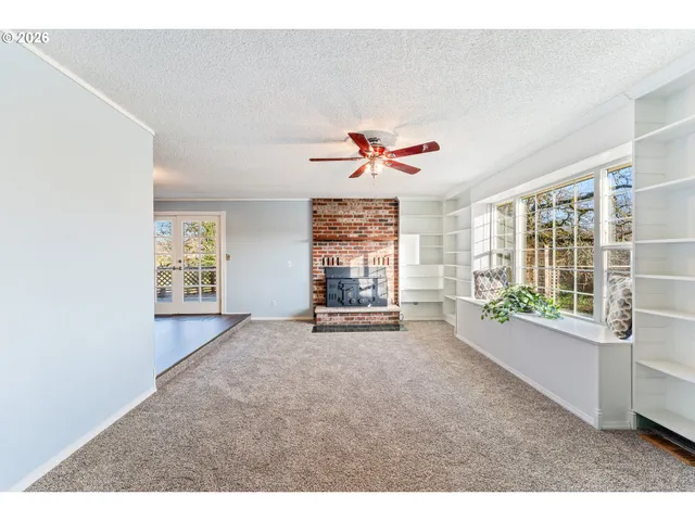 $425,000 | 624 South 12th Street, St. Helens, OR 97051