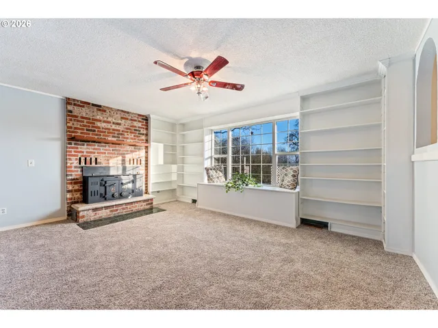 $425,000 | 624 South 12th Street, St. Helens, OR 97051