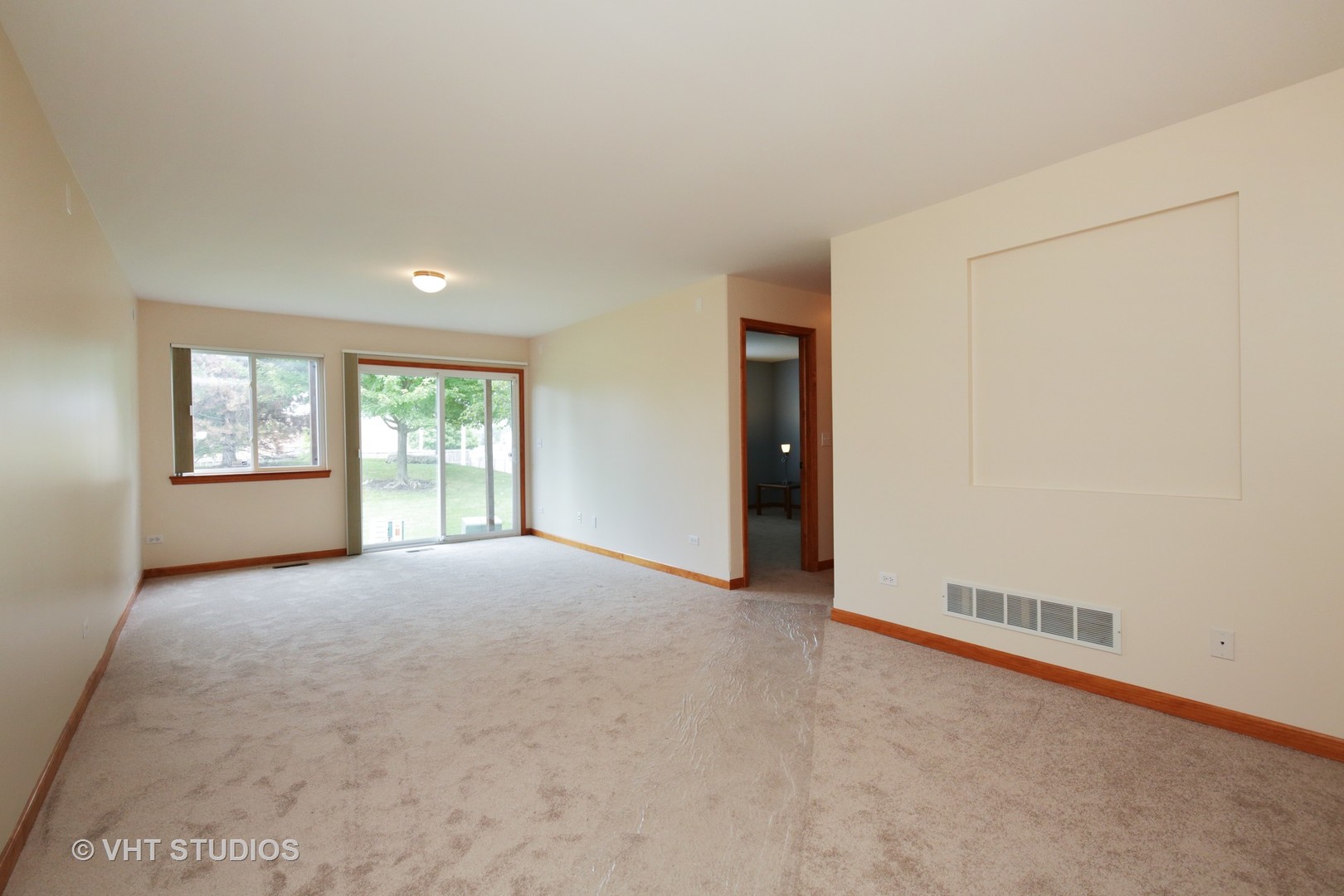 113 Samuel Court Streamwood, IL 60107 - Photo 9 of 10