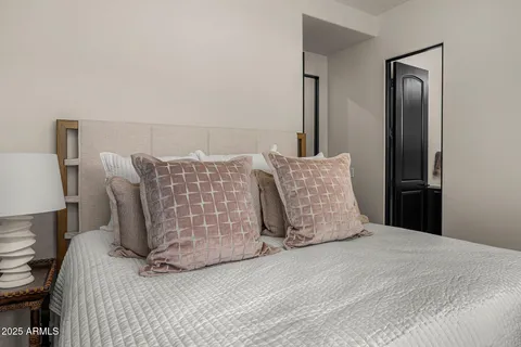 $6,490,000 | 6650 North Hillside Drive, Paradise Valley, AZ 85253