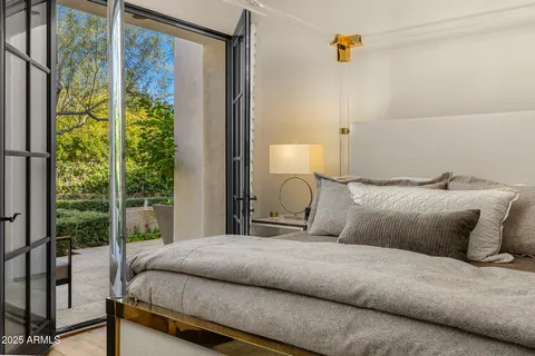 $6,490,000 | 6650 North Hillside Drive, Paradise Valley, AZ 85253