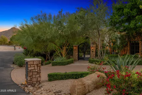 $6,490,000 | 6650 North Hillside Drive, Paradise Valley, AZ 85253