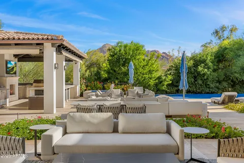 $6,490,000 | 6650 North Hillside Drive, Paradise Valley, AZ 85253