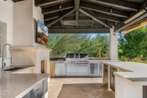 $6,490,000 | 6650 North Hillside Drive, Paradise Valley, AZ 85253
