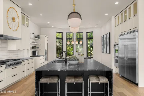 $6,490,000 | 6650 North Hillside Drive, Paradise Valley, AZ 85253