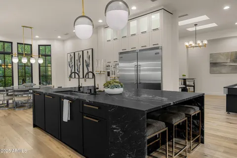 $6,490,000 | 6650 North Hillside Drive, Paradise Valley, AZ 85253