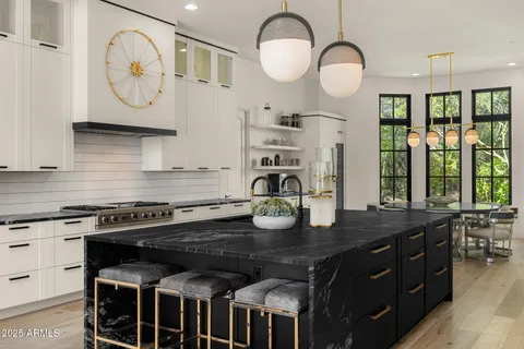 $6,490,000 | 6650 North Hillside Drive, Paradise Valley, AZ 85253