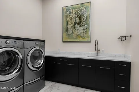 $6,490,000 | 6650 North Hillside Drive, Paradise Valley, AZ 85253