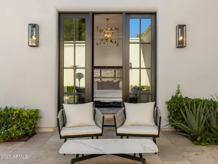 $6,490,000 | 6650 North Hillside Drive, Paradise Valley, AZ 85253